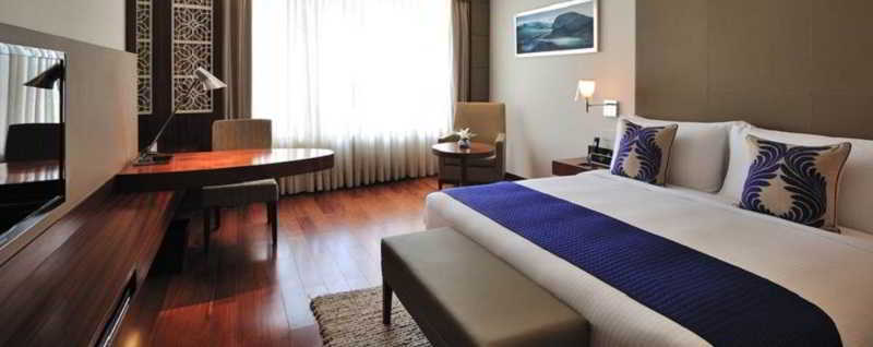 The Anya Hotel-Golf Course Road คูร์เคาน์ ภายนอก รูปภาพ