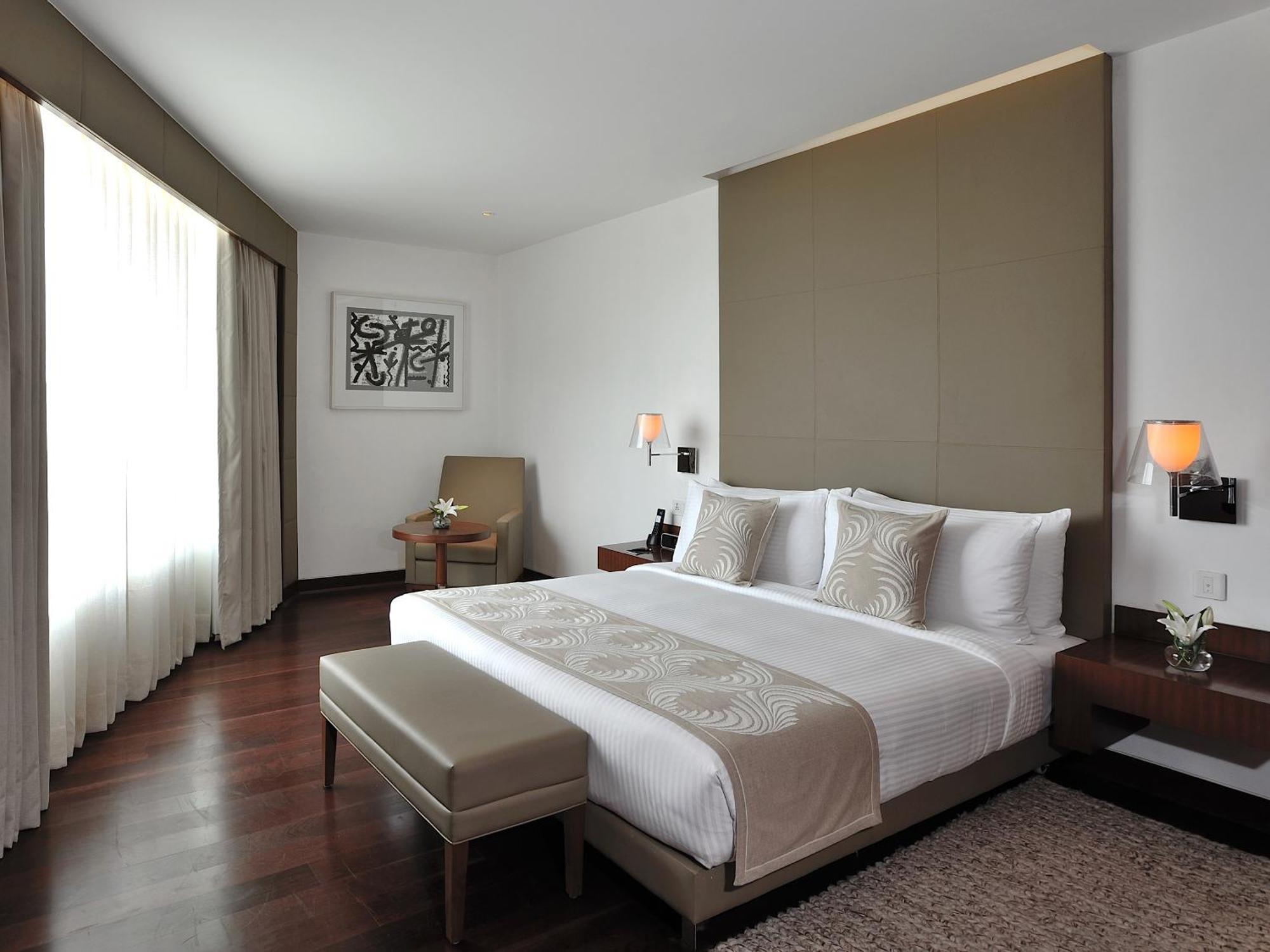 The Anya Hotel-Golf Course Road คูร์เคาน์ ภายนอก รูปภาพ