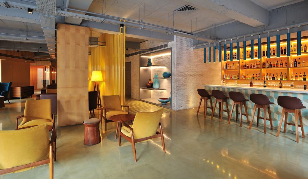 The Anya Hotel-Golf Course Road คูร์เคาน์ ภายนอก รูปภาพ