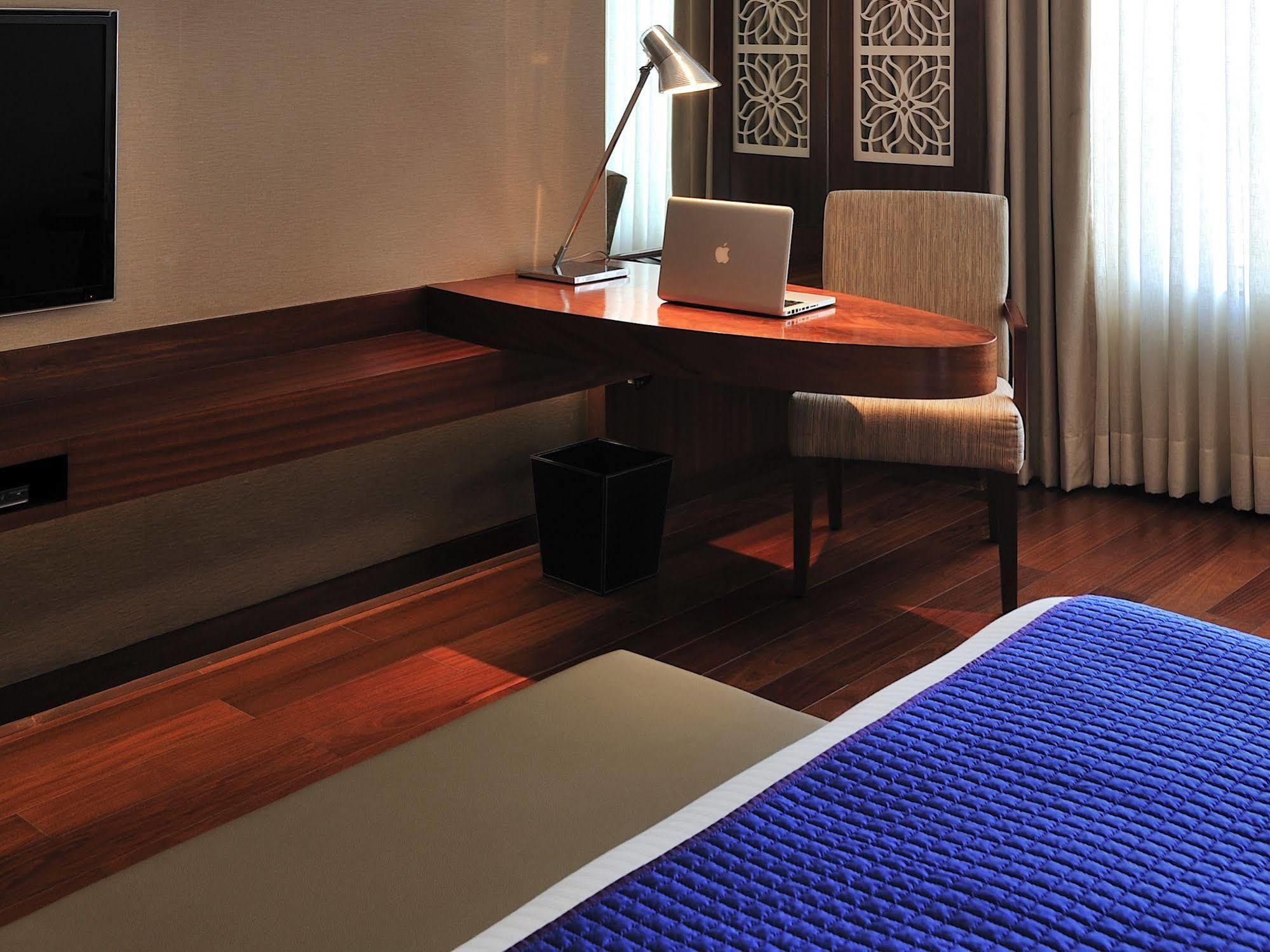 The Anya Hotel-Golf Course Road คูร์เคาน์ ภายนอก รูปภาพ